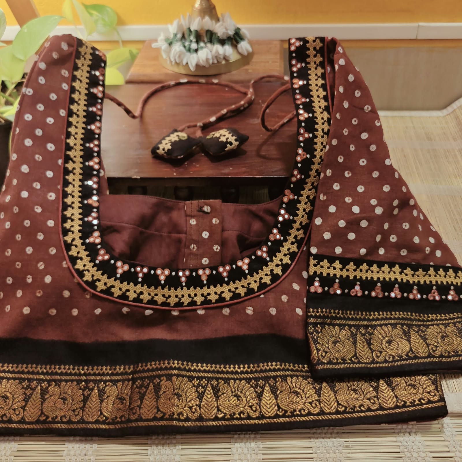Sungudi in Coffee Brown