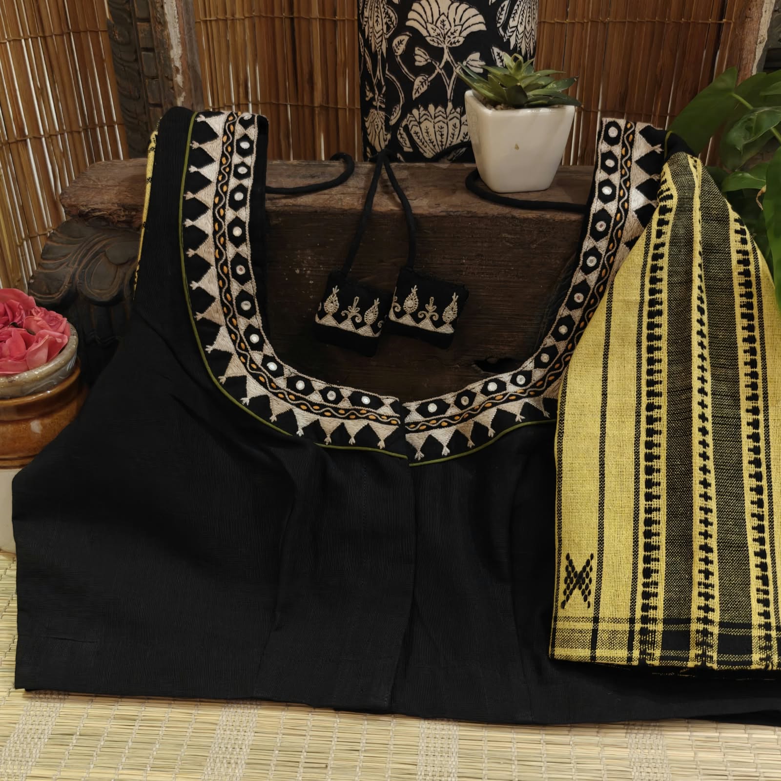 BHUMI | KOTPAD IN CHARCOAL & YELLOW