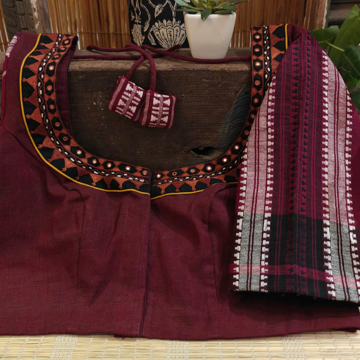 BHUMI | KOTPAD IN BURGUNDY & RUST