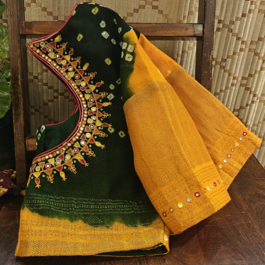 Vibrant Bandhani in Green & Gold