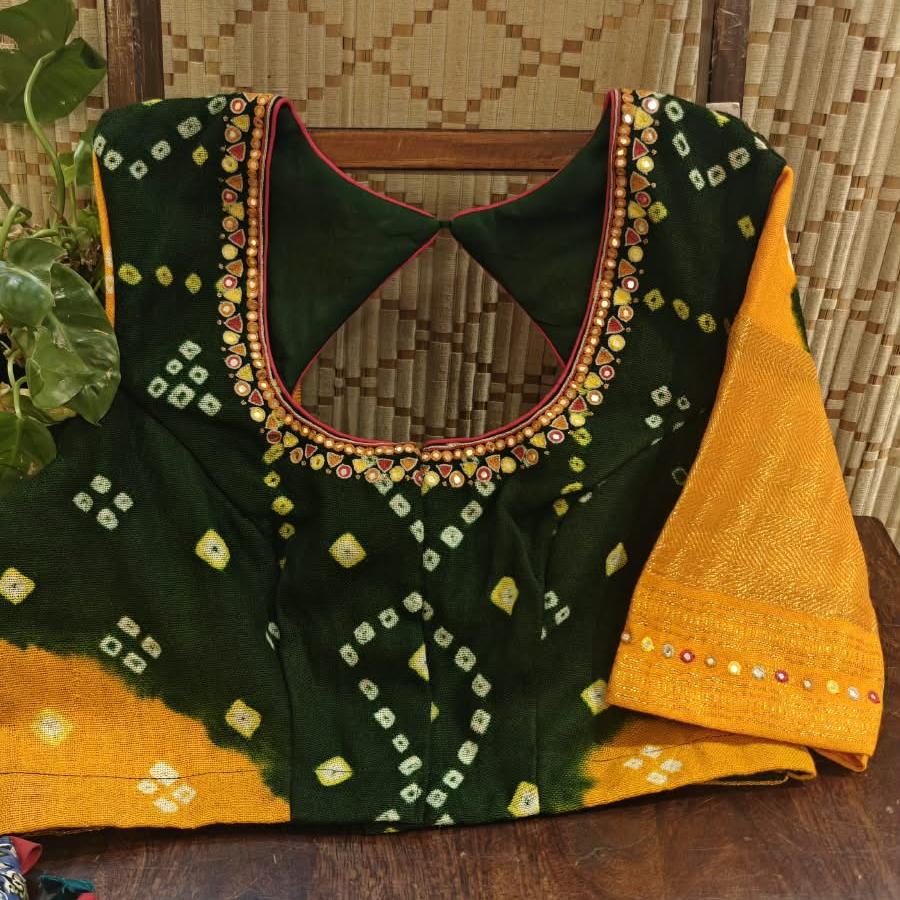 Vibrant Bandhani in Green & Gold