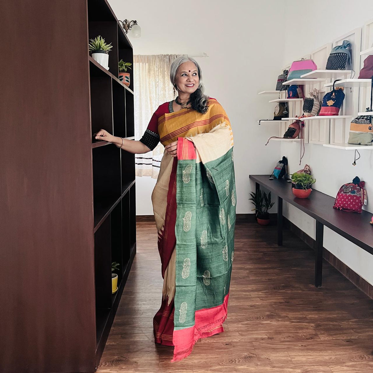 A Ganga Jamuna in Traditional Hues