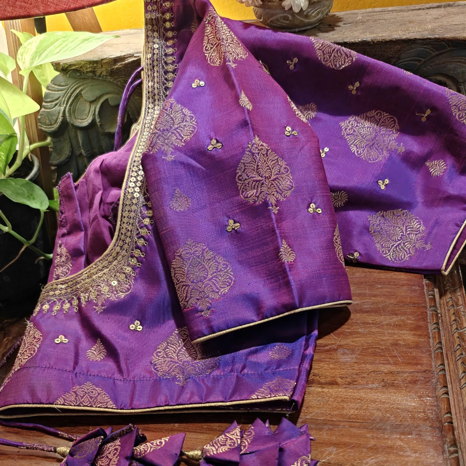 Vadamalli in Antique Gold