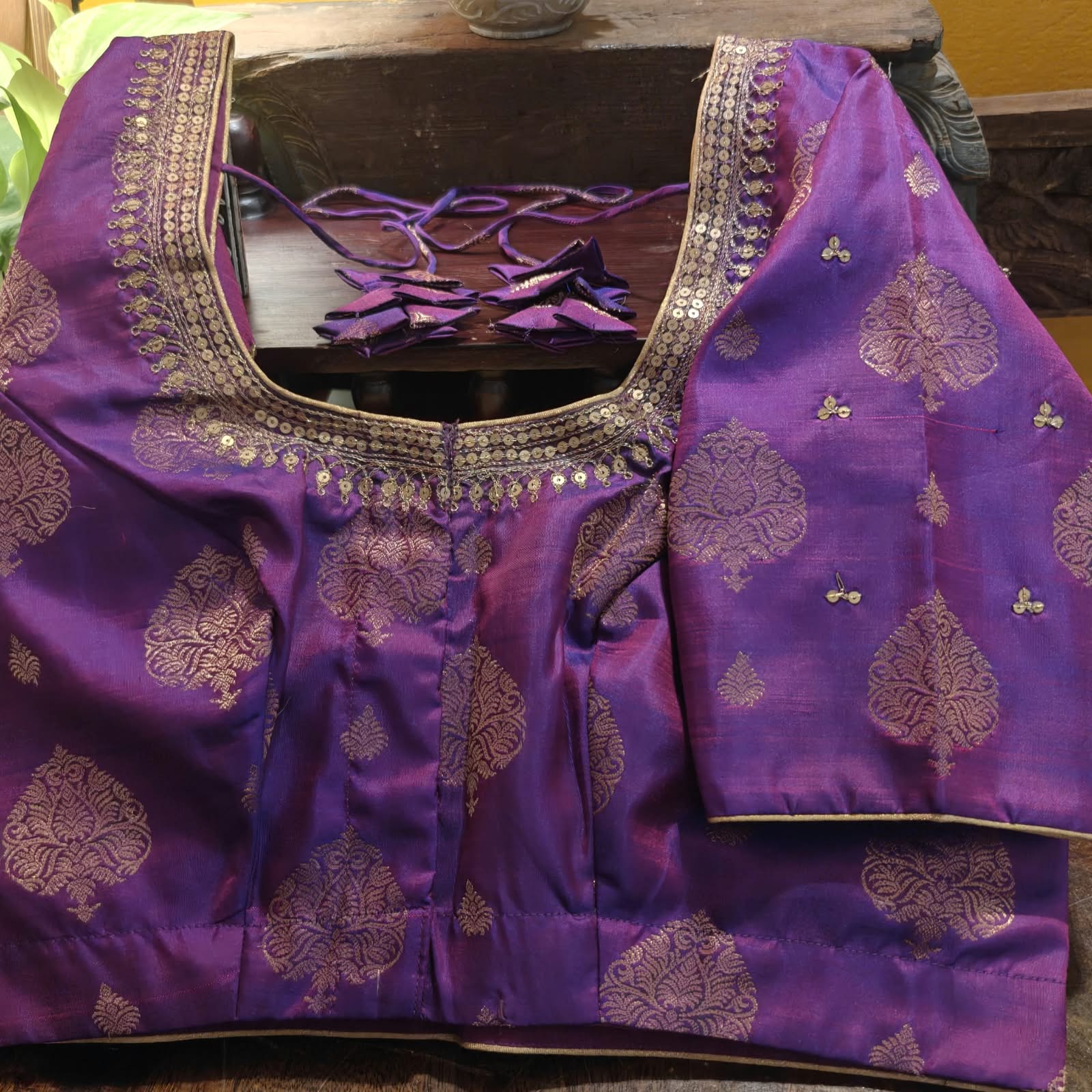 Vadamalli in Antique Gold