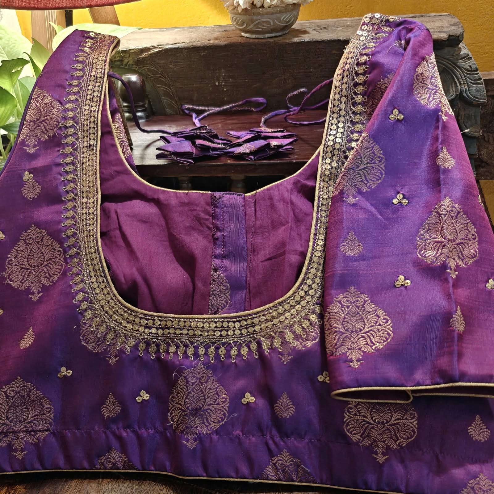 Vadamalli in Antique Gold