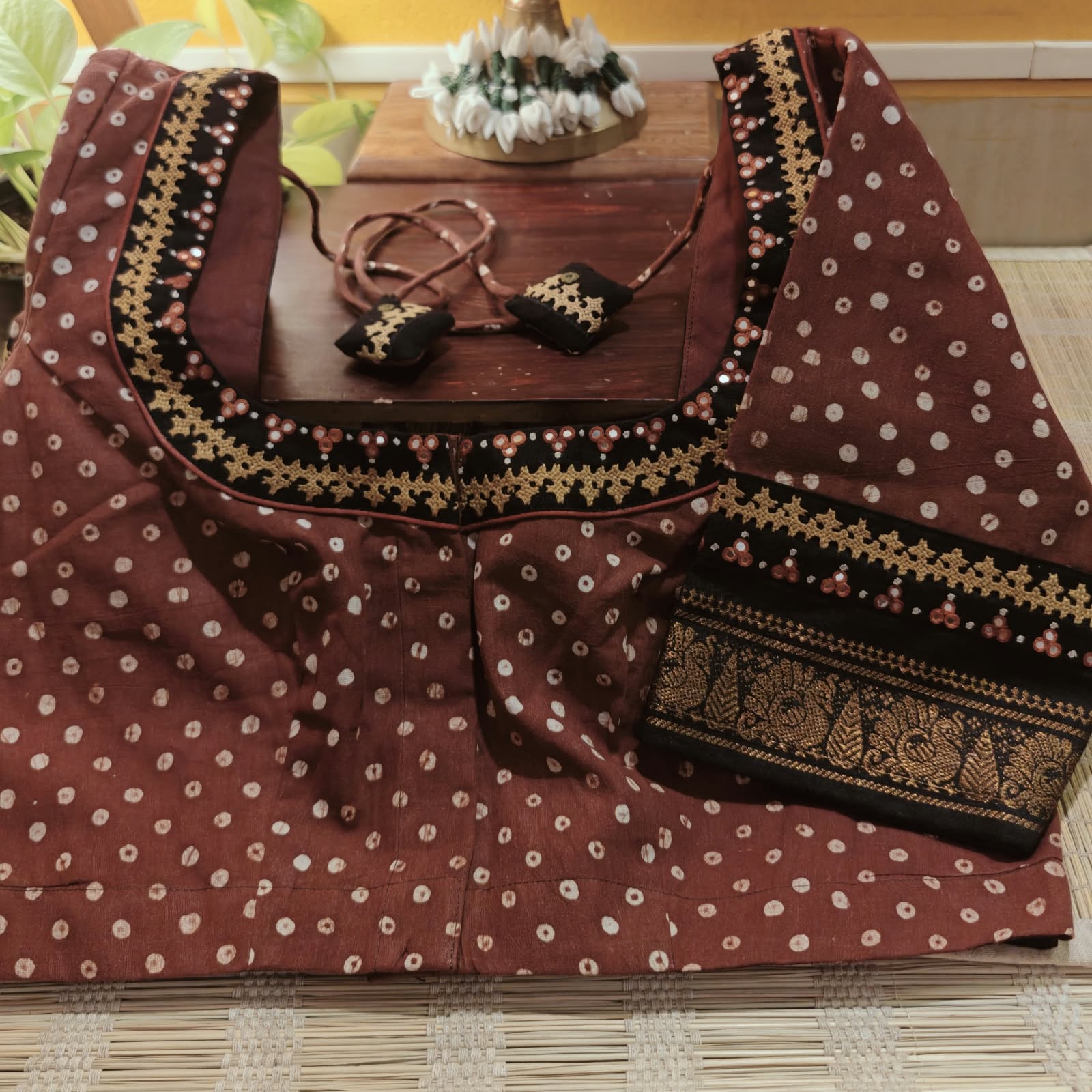 Sungudi in Coffee Brown