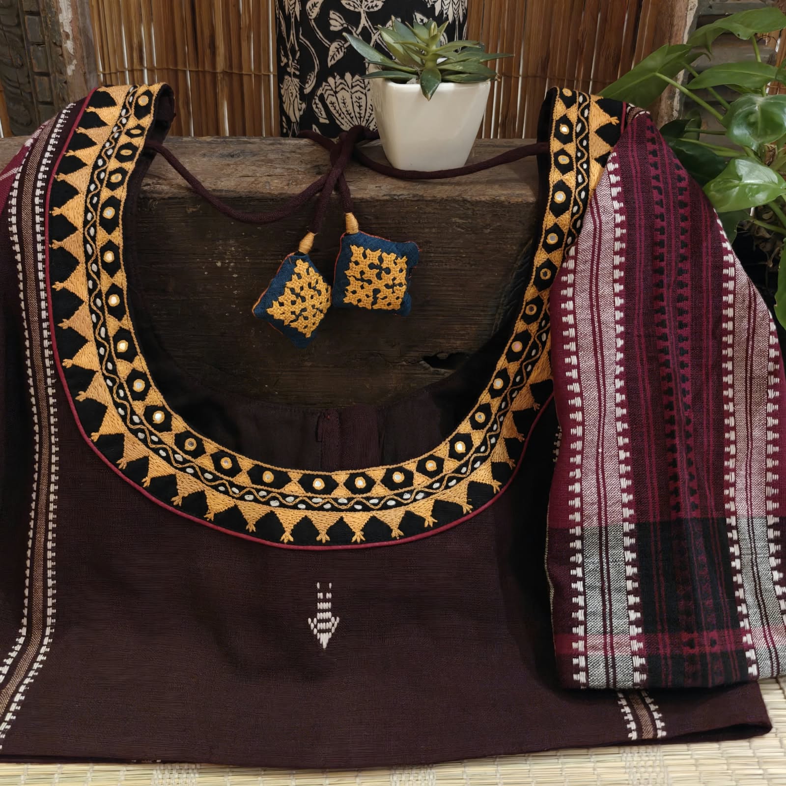 BHUMI | KOTPAD IN COFFEE & YELLOW