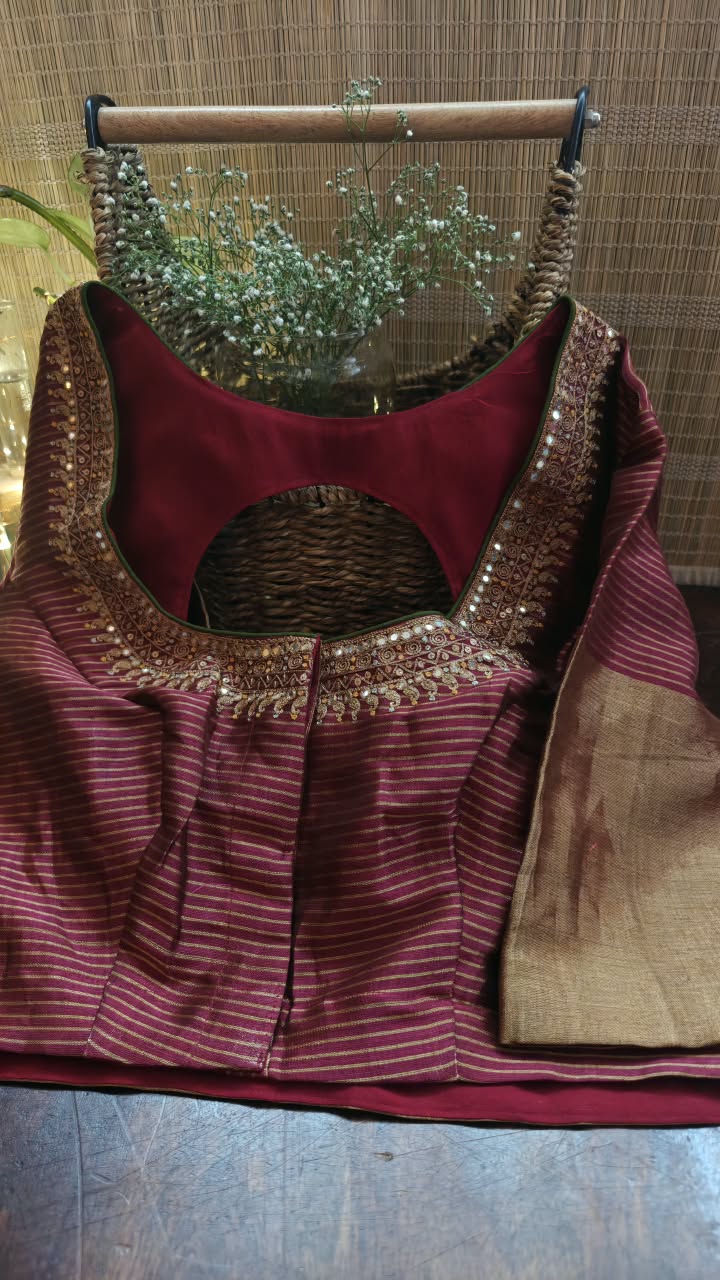 MAROON IN GOLD