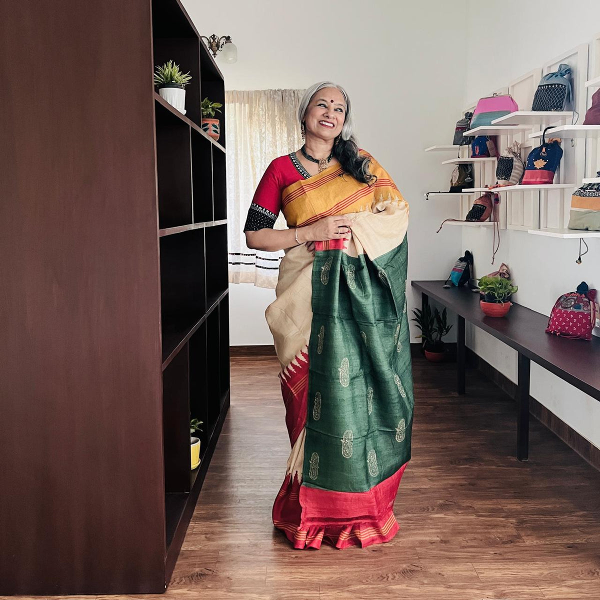 A Ganga Jamuna in Traditional Hues