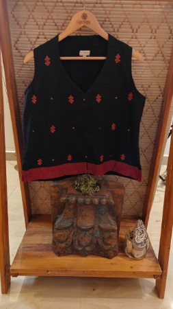 BLACK JAMDHANI