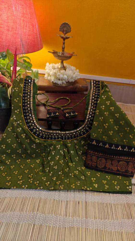 An Olive Sungudi Tale