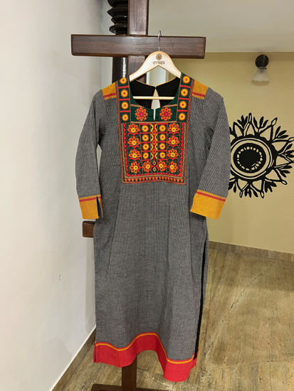 CLASSIC PATTEDA ANCHU KURTA
