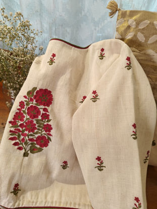 A bouquet of florals on ivory