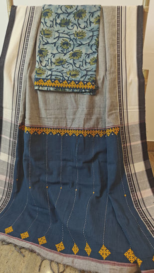 Anne Hejje in indigo and grey