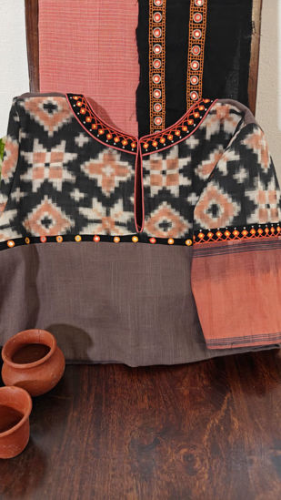 Coral & Charcoal 🌺🖤