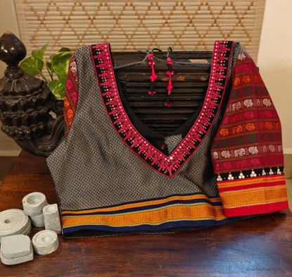 Grey Khun, A Pop of Colour