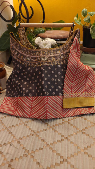 Grey Bandhani with Red Leheriya