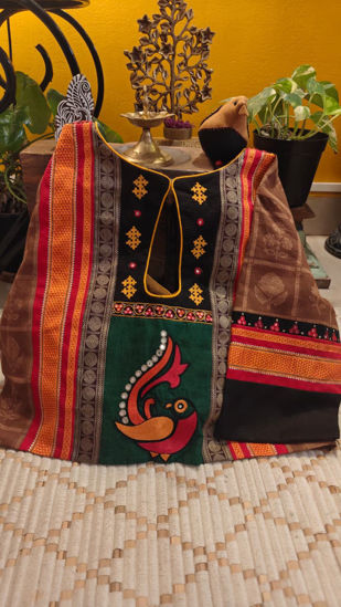 Parrot Tales on Charcoal