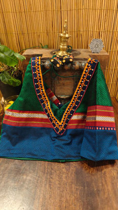 Embroidered Khun