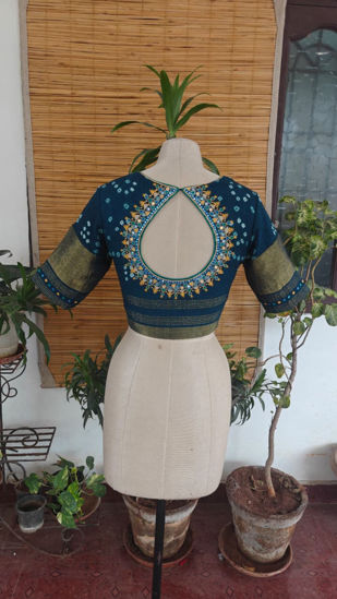 Vibrant Bandhani in Blue & Gold